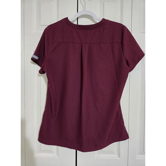 Medcouture medium plum scrub top with pockets - Picture 4 of 9